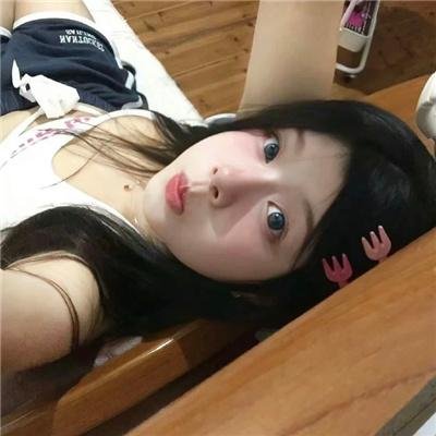 克莱尔的膝盖